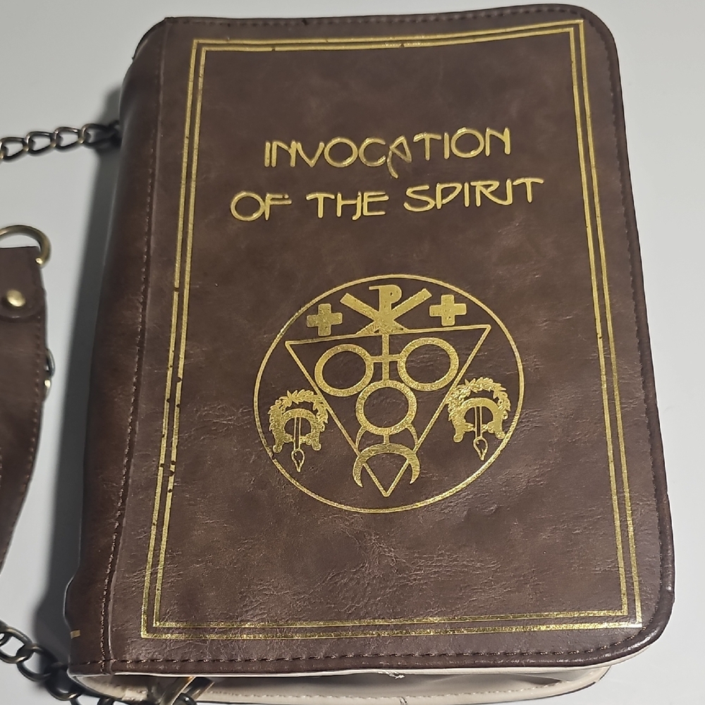  Hot Topic "The Craft" Invocation of the Spirit book-style cross-body bag - Picture 3 of 7